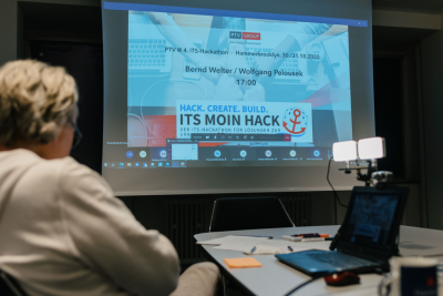 Picture from the war room in Hamburg (Hans on the left)<br />taken during my presentation by © LIHH/Marc Matthaei